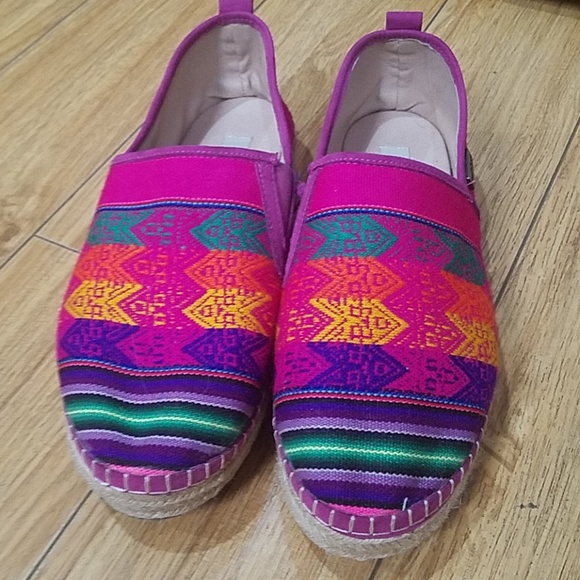 serape slip on shoes